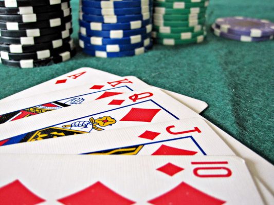 Turnamen Poker Multi-Meja (MTT) Yang Menggoda